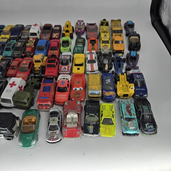 Huge Lot Of 90+ Vtg Diecast Toy Cars - Hot Wheels, Matchbox, cars - Picture 12 of 14